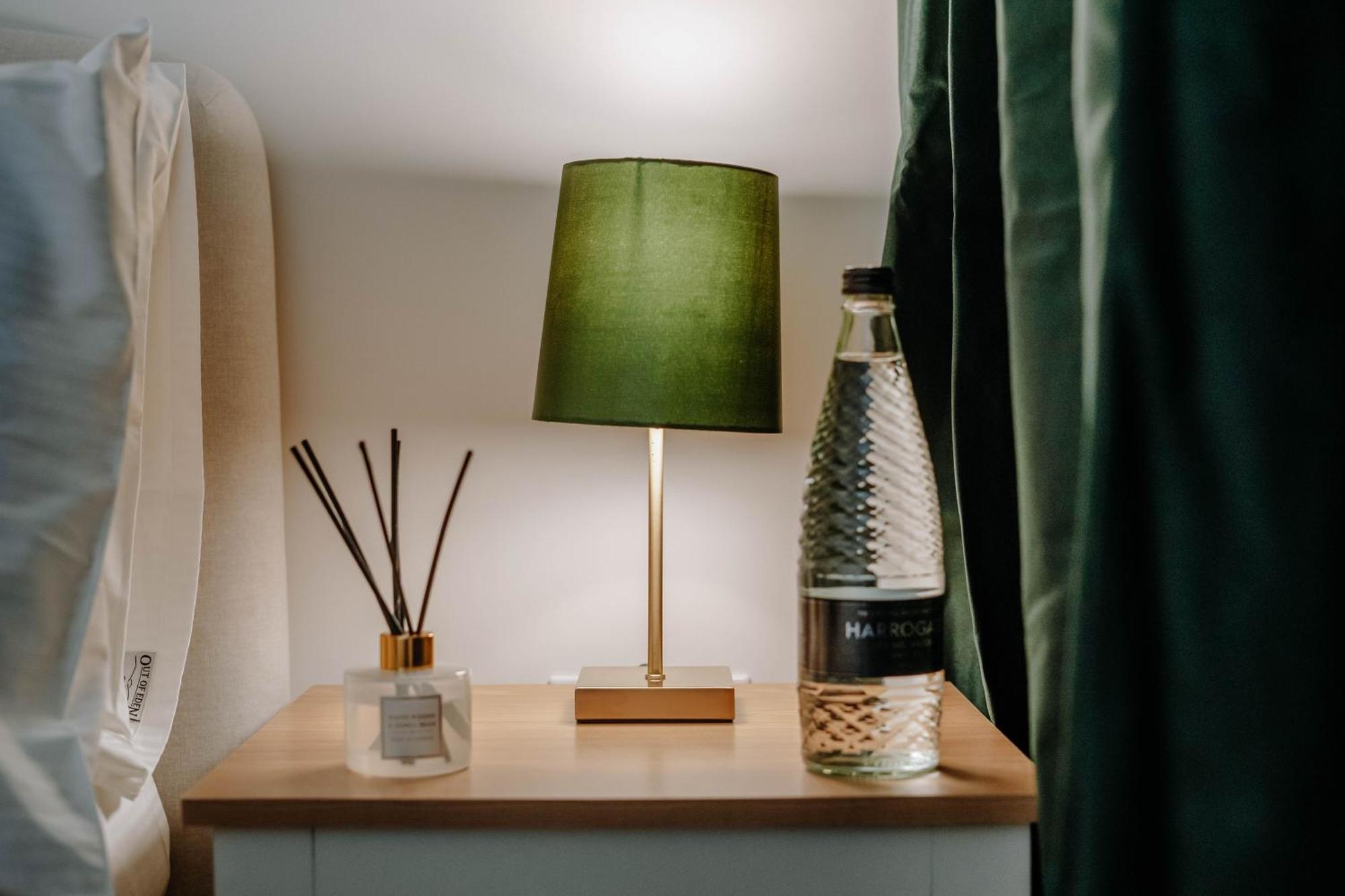 Mayfield Two - Central Harrogate Apartment ภายนอก รูปภาพ