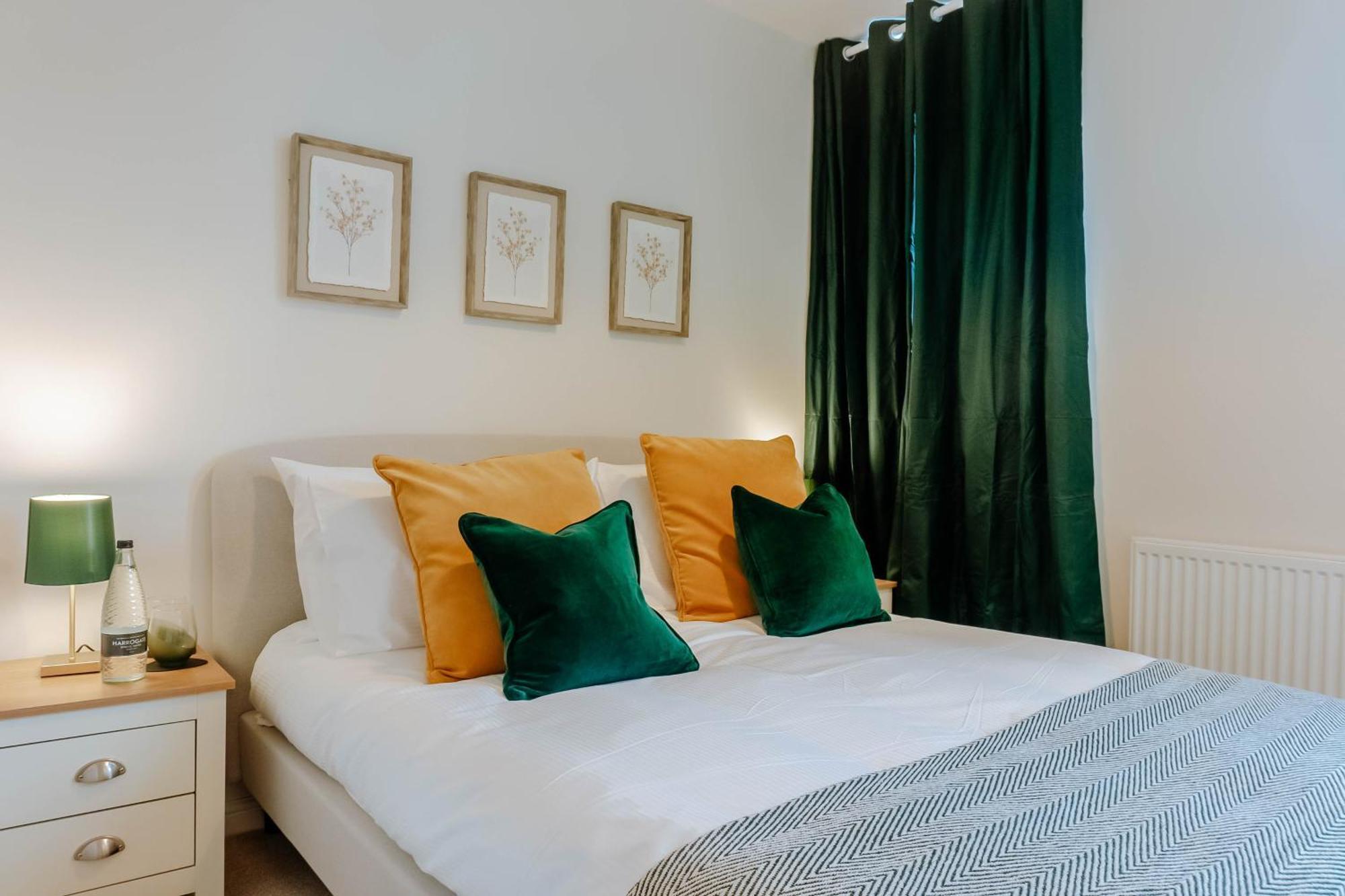 Mayfield Two - Central Harrogate Apartment ภายนอก รูปภาพ